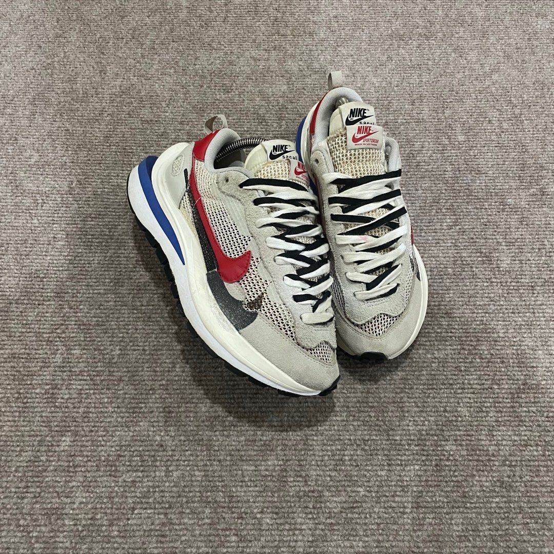 Nike Sacai VaporWaffle (Category: Sneakers) located in Davao. Submitted by 082archive (Listing ID 1378025532, Image 1). Description: Excellent condition 7US/25CM.