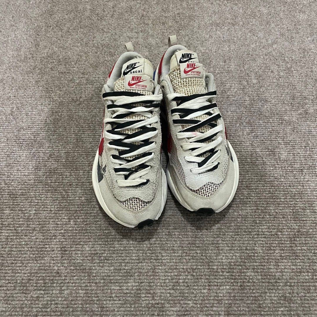 Nike Sacai VaporWaffle (Category: Sneakers) located in Davao. Submitted by 082archive (Listing ID 1378025532, Image 2). Description: Excellent condition 7US/25CM.