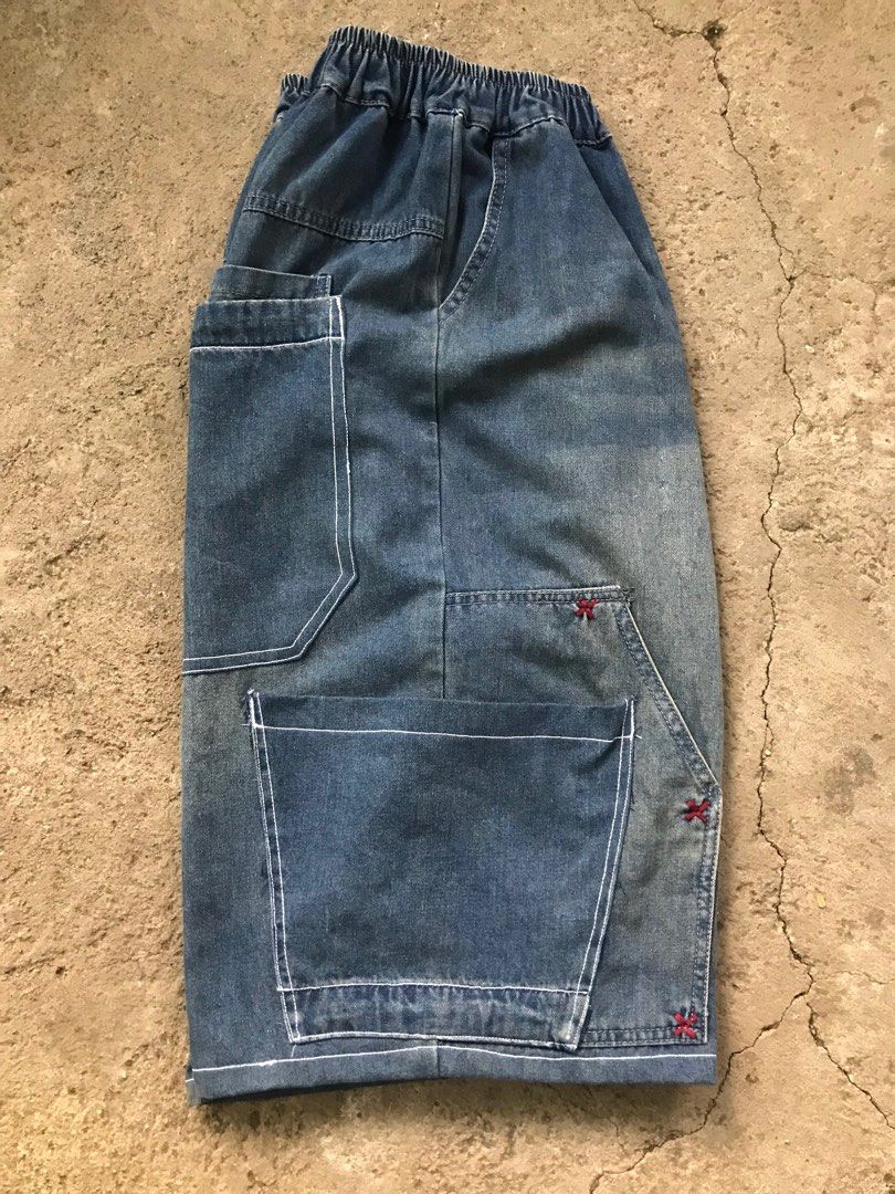 Reworked Baggy big pocketed Jorts (Category: Shorts) located in Batangas. Submitted by jopesh.com (Listing ID 1378068756, Image 3). Description: waist: 24-44(stretchable) Length: 26.5 Hem: 12.5 Thigh: 16.