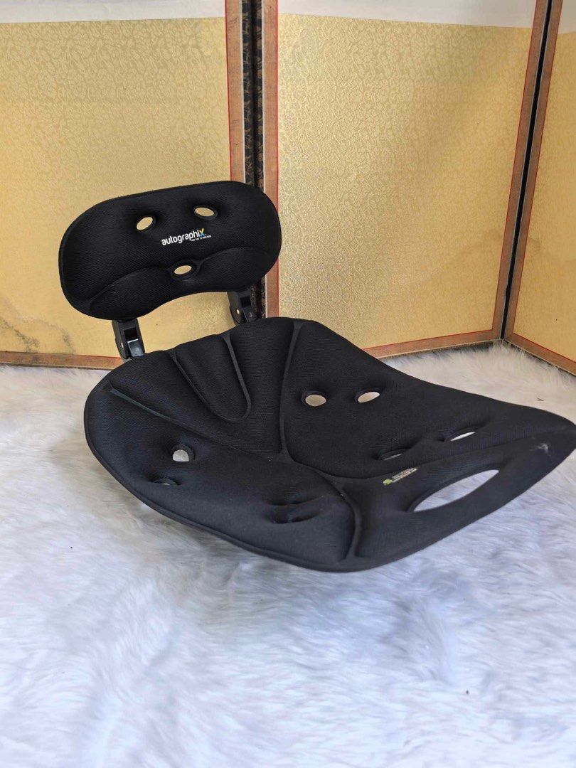 S-Back Posture Correcting Chair (Category: Braces, Support & Protection) located in Valenzuela. Submitted by mimasujapansurplus (Listing ID 1378014885, Image 2). Description: 📢 AVAILABLE ‼️ 𝑺-𝑩𝒂𝒄𝒌 𝑷𝒐𝒓𝒕𝒂𝒃𝒍𝒆 𝑷𝒐𝒔𝒕𝒖𝒓𝒆 𝑪𝒐𝒓𝒓𝒆𝒄𝒕𝒊𝒏𝒈 𝑪𝒉𝒂𝒊𝒓 ✨ ✅ Up to 120kg weight capacity ✅ Suitable for adults ✅ Can be used on hard floor or chairs ✅ Expect minimal signs of usage ✅ In excellent condition ✅ Color: Black 🏷️ ₱500 only ✨ 📍 