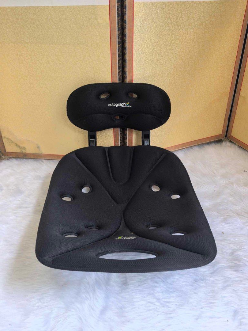 S-Back Posture Correcting Chair (Category: Braces, Support & Protection) located in Valenzuela. Submitted by mimasujapansurplus (Listing ID 1378014885, Image 1). Description: 📢 AVAILABLE ‼️ 𝑺-𝑩𝒂𝒄𝒌 𝑷𝒐𝒓𝒕𝒂𝒃𝒍𝒆 𝑷𝒐𝒔𝒕𝒖𝒓𝒆 𝑪𝒐𝒓𝒓𝒆𝒄𝒕𝒊𝒏𝒈 𝑪𝒉𝒂𝒊𝒓 ✨ ✅ Up to 120kg weight capacity ✅ Suitable for adults ✅ Can be used on hard floor or chairs ✅ Expect minimal signs of usage ✅ In excellent condition ✅ Color: Black 🏷️ ₱500 only ✨ 📍 
