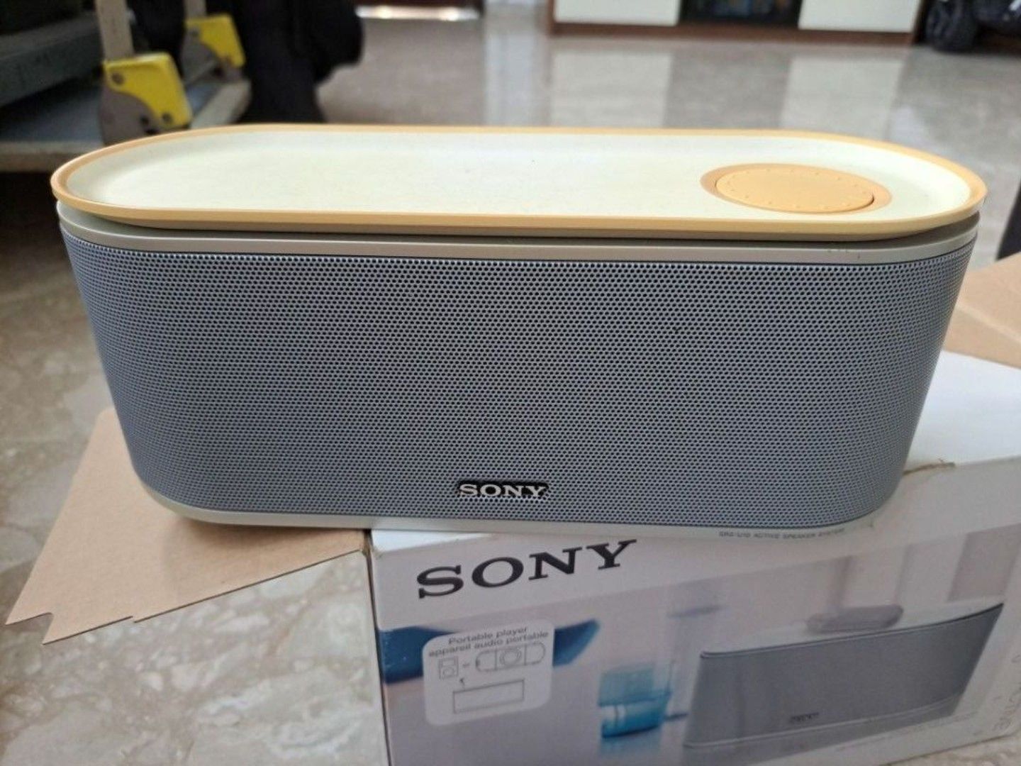 Sony SRS-U10 SPEAKER SYSTEM (Category: Soundbars, Speakers & Amplifiers) located in Singapore. Submitted by grapp (Listing ID 1377945600, Image 2). Description: working condition. Wired Connection: The SRS-U10 uses a 3.5mm audio jack for connecting to devices like MP3 players, iPods, tablets, and phones..