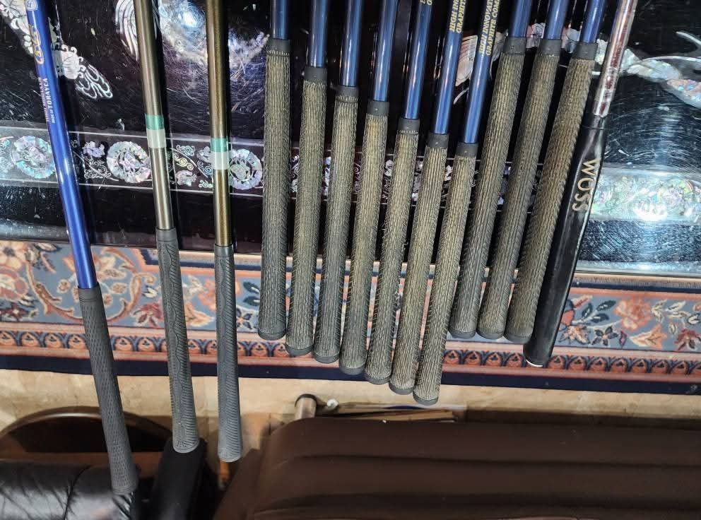 Spalding Golf Set (Category: Golf) located in Paranaque City. Submitted by chips24 (Listing ID 1377961526, Image 3). Description: For Sale Golf Set. Spalding irons graphite shaft irons. Powerbilt 3&4 woods big win driver. Bag inlcuded for only 5.9k pick up Bf Paranaque free shipping within MM..