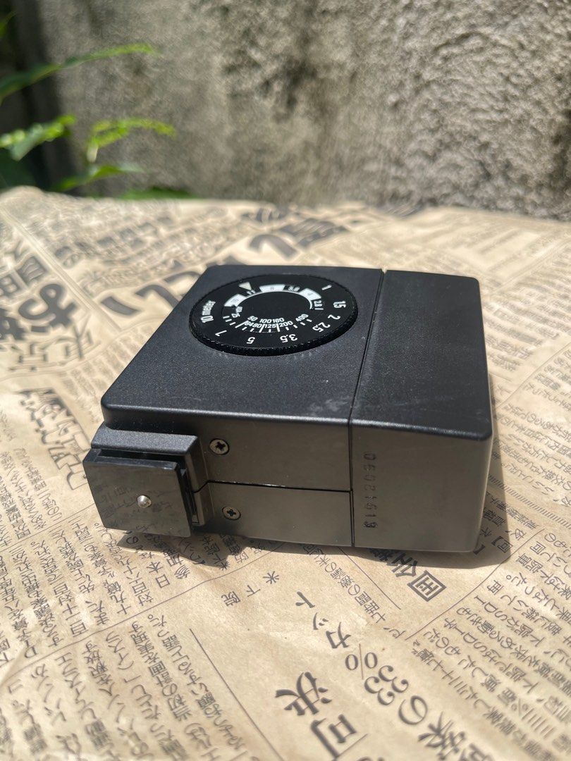 Sunpak 200M Camera Compact Flash Unit (Category: Flashes) located in Manila. Submitted by thevintage90_sretro. (Listing ID 1377985797, Image 2). Description: Sunpak 200M camera flash unit. This is a compact, shoe-mount flash designed to provide additional light for photography, especially in low-light conditions. Here’s some information about this type of flash: Purpose: It enhances the picture quality by providing a burst of light to illuminate 
