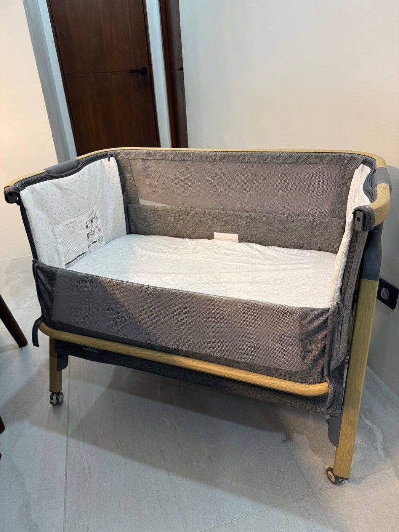 TUTTI BAMBINI COZEE AIR BEDSIDE CRIB (Category: Cots & Cribs) located in Pasig City. Submitted by declutterwithmatt (Listing ID 1378098591, Image 2). Description: Very lightly used. Already comes with FREE 2 sheets (worth 1,950) and foam mattress..