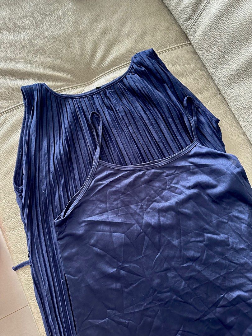uniqlo pleated sleeveless dress Women's Pleated Sleeveless Dress