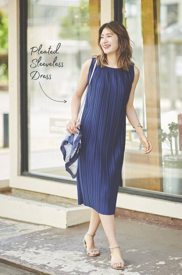 open lace back dress Uniqlo pleated dress M – Rikochet Resale Online main image 0