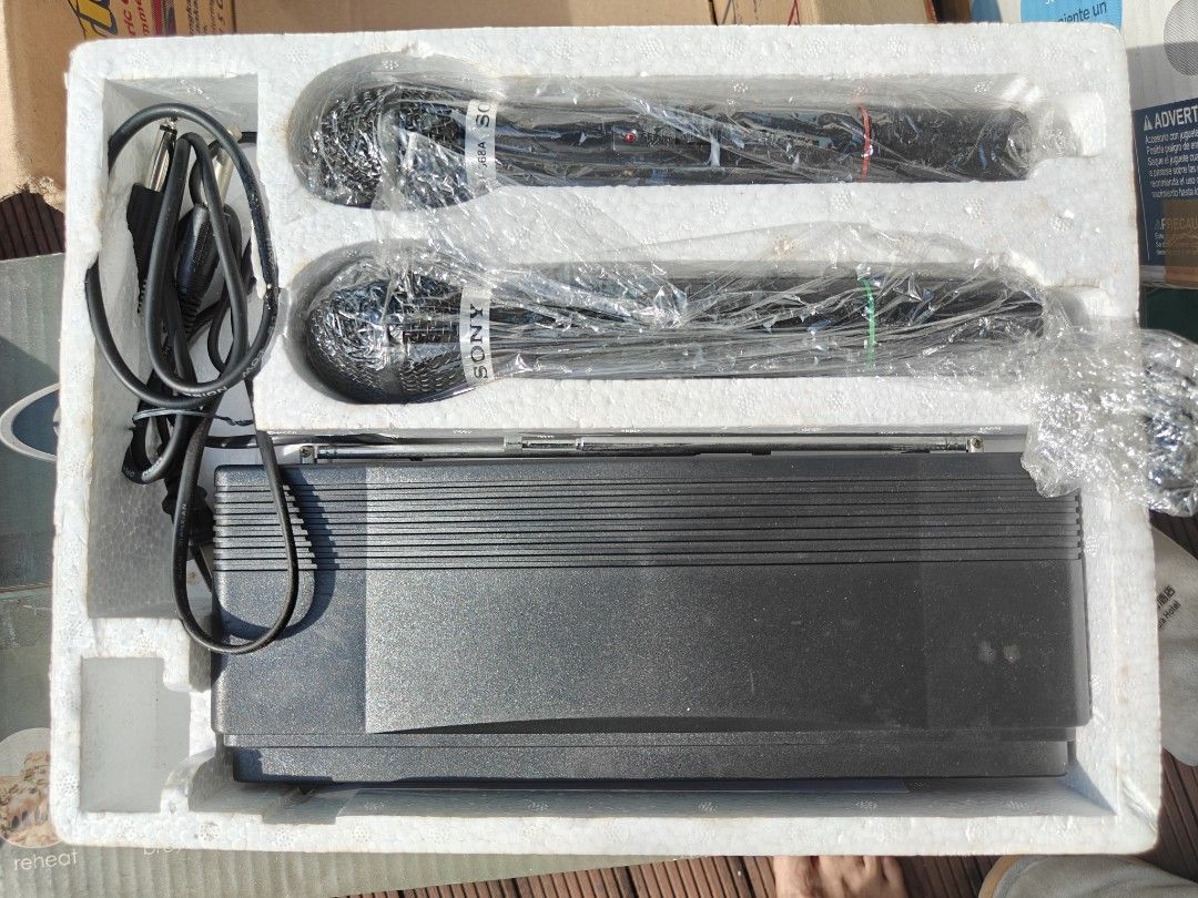 Very old Sony microphone (Category: Microphones) located in Manila. Submitted by lgc82 (Listing ID 1377963581, Image 1). Description: 20 yrs ago micro phone Sony. never been used..