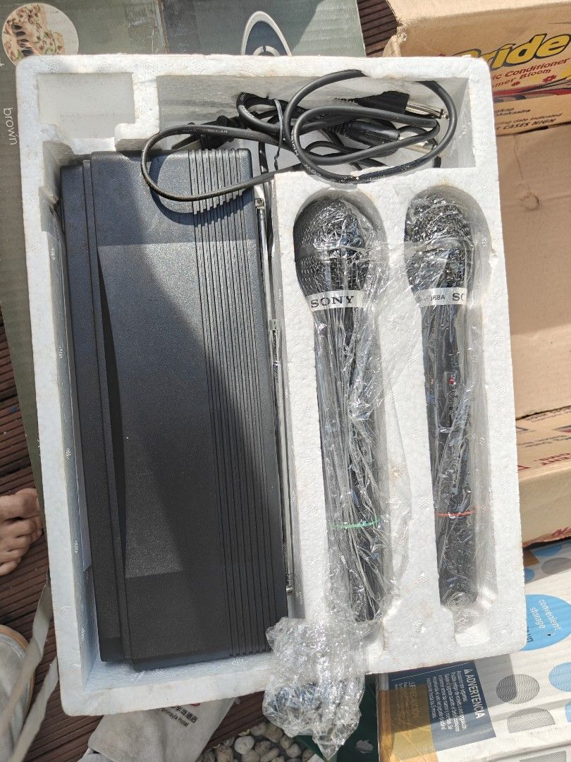 Very old Sony microphone (Category: Microphones) located in Manila. Submitted by lgc82 (Listing ID 1377963581, Image 2). Description: 20 yrs ago micro phone Sony. never been used..