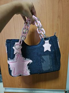 (Category: ) located in . Submitted by banyz (Listing ID 1378106272, Image 1). Description: .
