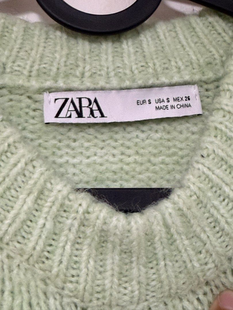 Zara Knitted Long Sleeve (Category: Longsleeves) located in Paranaque City. Submitted by stphraynes (Listing ID 1378052229, Image 2). Description: Zara Knitted Long Sleeve - Bought in Japan - Size: S ( can fit up to medium frame) - used once.