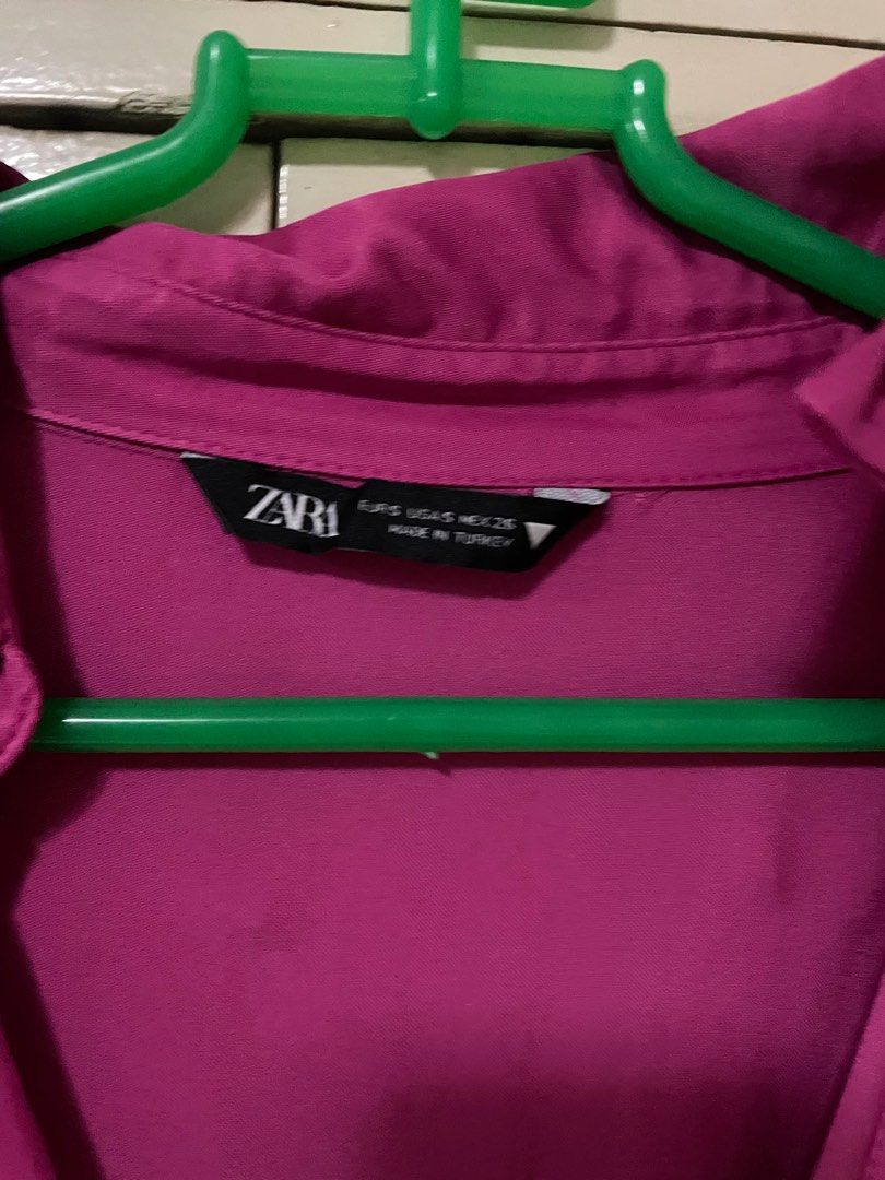Zara long sleeves dress (Category: Dresses) located in Quezon City. Submitted by chasy9 (Listing ID 1378134138, Image 2). Description: Original Zara Above the knee length Cute pink color Has zipper opening Size small .