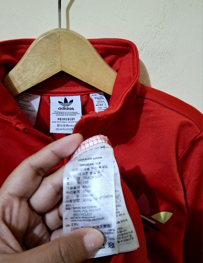 (7-8 tahun) Jaket Tracktop Trefoil Adidas Original (Kategori: 8 hingga 12 tahun) berada di Klaten. Dikirim oleh prelovdbytrisa (ID iklan 1379734267, Gambar 3). Deskripsi: First pay,First get !! Harga Nett !! Harga sudah disesuaikan dengan kondisi barang ya. Brand : Adidas Size : 130 Cond' : No minus. Payment : Bisa via toko oren atau manual by tf mandiri atau sopay. Link toko oren ada di bio aku ya..