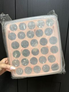 由 shopaholicmini (刊登 ID 1379892954，圖片 1) 提交，位於 的 (類別：)，說明：。