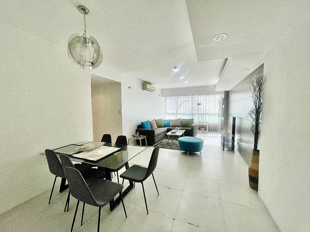 📍 Seibu Tower BGC (Category: Apartments & Condos) located in Makati City. Submitted by renzproperties (Listing ID 1379813065, Image 3). Description: 📍 Seibu Tower BGC For Sale - ₱21M Gross or ₱177K / sqm only 🔥 2 BR + maid’s room w T&B 2 TB FA: 118.58 sqm Inclusions: Semi Furnished Parking: 1 (corner slot near the elevator) Features: •⁠ ⁠Low floor with view of greeneries 🌳 •⁠ ⁠Corner unit ✅ •⁠ ⁠Spacious unit with lots of windows & natural lig