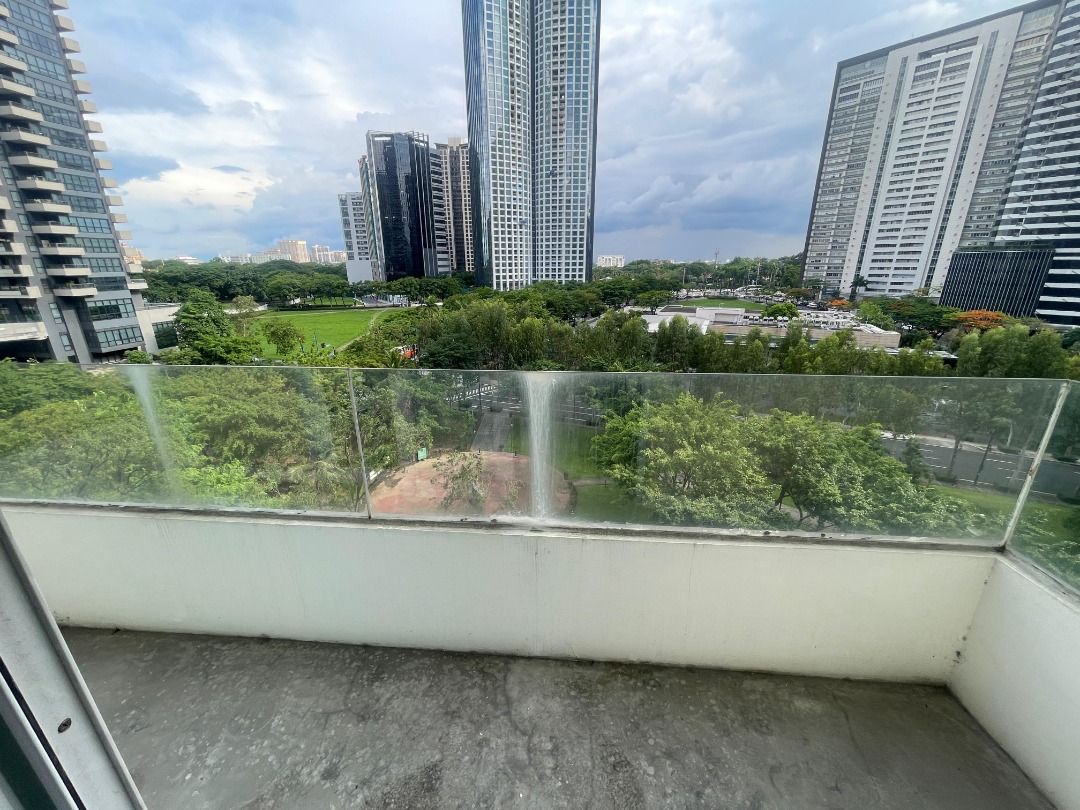 📍 Seibu Tower BGC (Category: Apartments & Condos) located in Makati City. Submitted by renzproperties (Listing ID 1379813065, Image 2). Description: 📍 Seibu Tower BGC For Sale - ₱21M Gross or ₱177K / sqm only 🔥 2 BR + maid’s room w T&B 2 TB FA: 118.58 sqm Inclusions: Semi Furnished Parking: 1 (corner slot near the elevator) Features: •⁠ ⁠Low floor with view of greeneries 🌳 •⁠ ⁠Corner unit ✅ •⁠ ⁠Spacious unit with lots of windows & natural lig