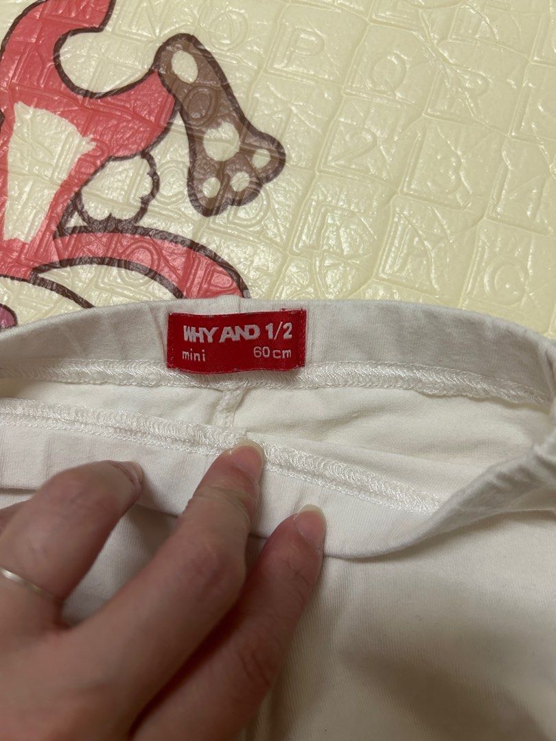 由 lunlun___5.13 (刊登 ID 1379808211，圖片 3) 提交，位於 台中市 (Taichung) 的 雜七雜八🖤 WHY AND 1/2 內搭褲 二手 粗穿 (類別：嬰兒及兒童流行時尚)，說明：雜七雜八🖤 二手 粗穿 WHY AND 1/2 內搭褲 白色 衣標60公分 褲長約33公分 二手一定會有泛黃或毛球之類的使用痕跡 高標或在意者請勿下單 細節請聊聊 售出不退換貨 賣🔥便👌🏻。