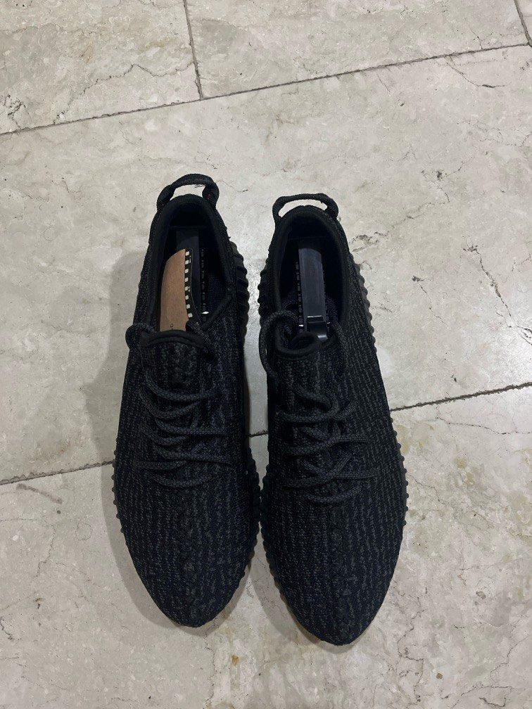 Adidas Yeezy Boost (Category: Sneakers) located in Paranaque City. Submitted by dnlem (Listing ID 1379795629, Image 1). Description: Adidas Yeezy Boost Size: US 10 original negotiable Rfs: decluttering.