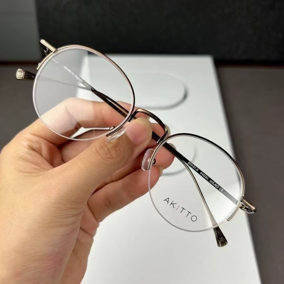AKITTO pin21.5 44-21, 他的時尚, 手錶及配件, 墨鏡、眼鏡在旋轉拍賣