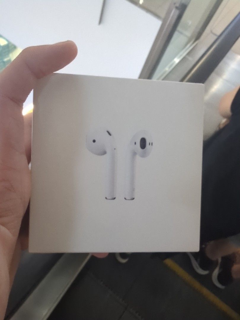 Apple Airpods Gen 2 and JoyCons (Category: Earphones) located in Singapore. Submitted by slayelectronicsshop (Listing ID 1379796101, Image 1). Description: don't bother to test.