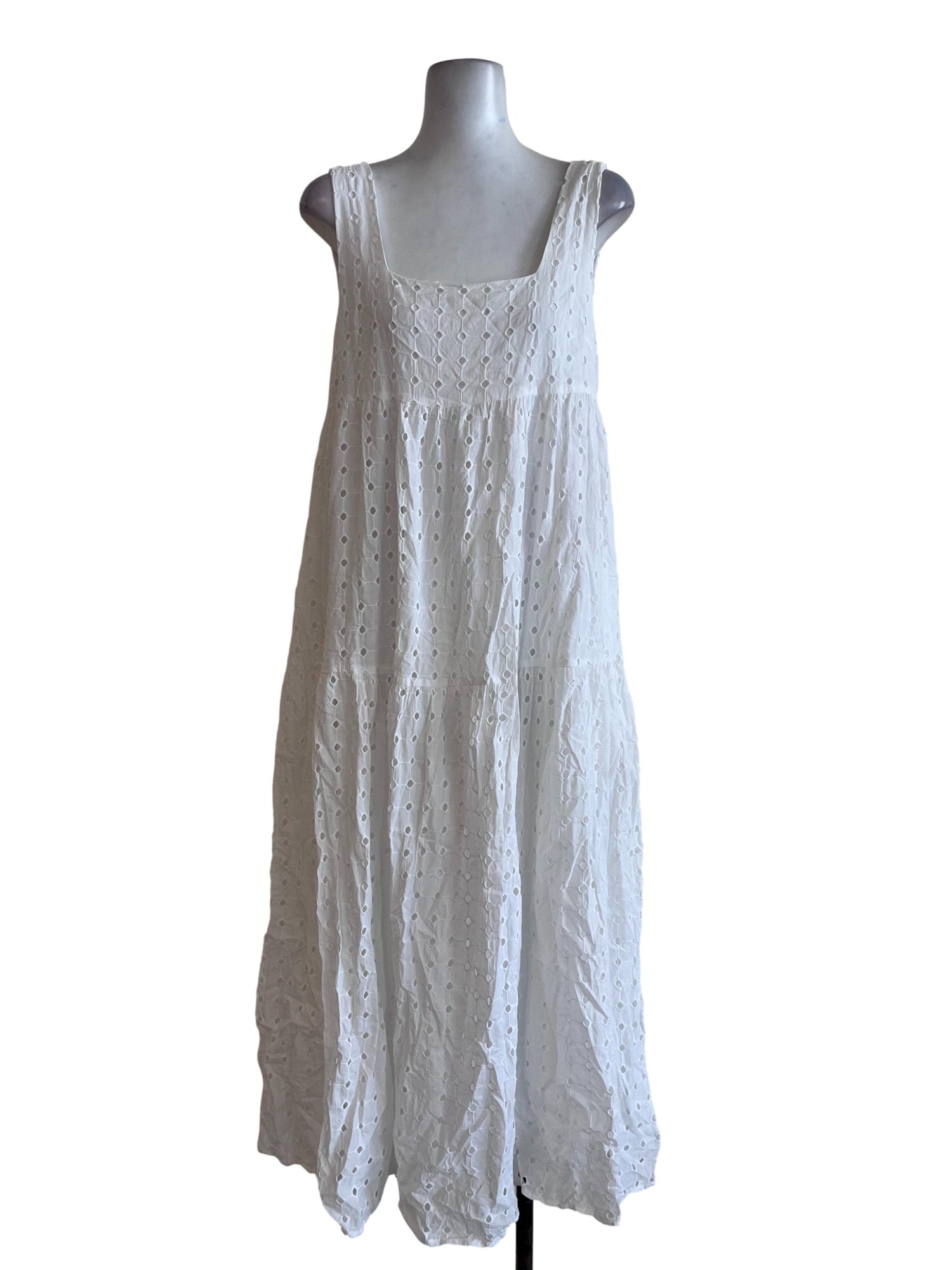 Arcade White Plain Dress, Women's Fashion, Dresses & Sets, Dresses on ...