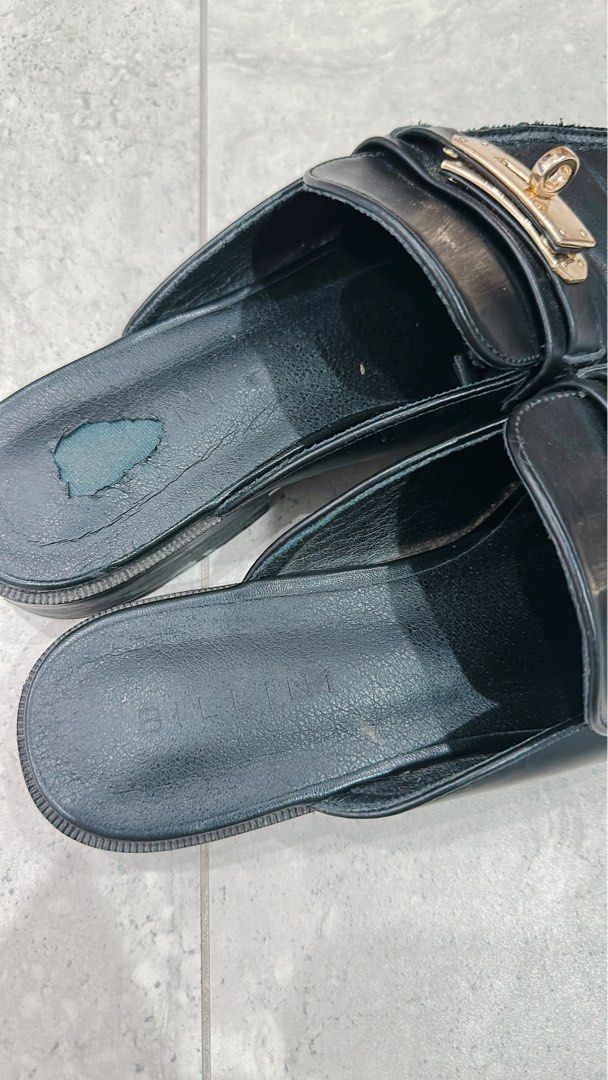 Billini faux leather slides mules size AU7 (Category: Women's Shoes) located in Miranda. Submitted by abbie.corner (Listing ID 1379866928, Image 3). Description: Well used, free with any purchase or selling for $5.