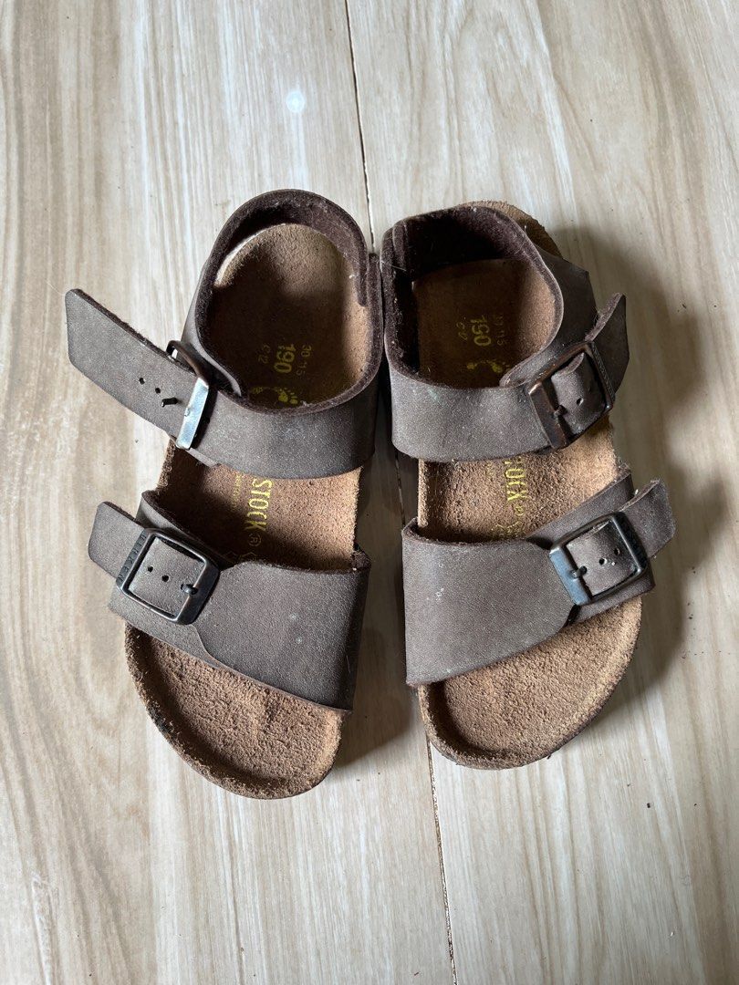 Birkenstocks Kids (Category: Babies & Kids Fashion) located in Nabua. Submitted by twelvet (Listing ID 1379764676, Image 1). Description: size 190 C12.