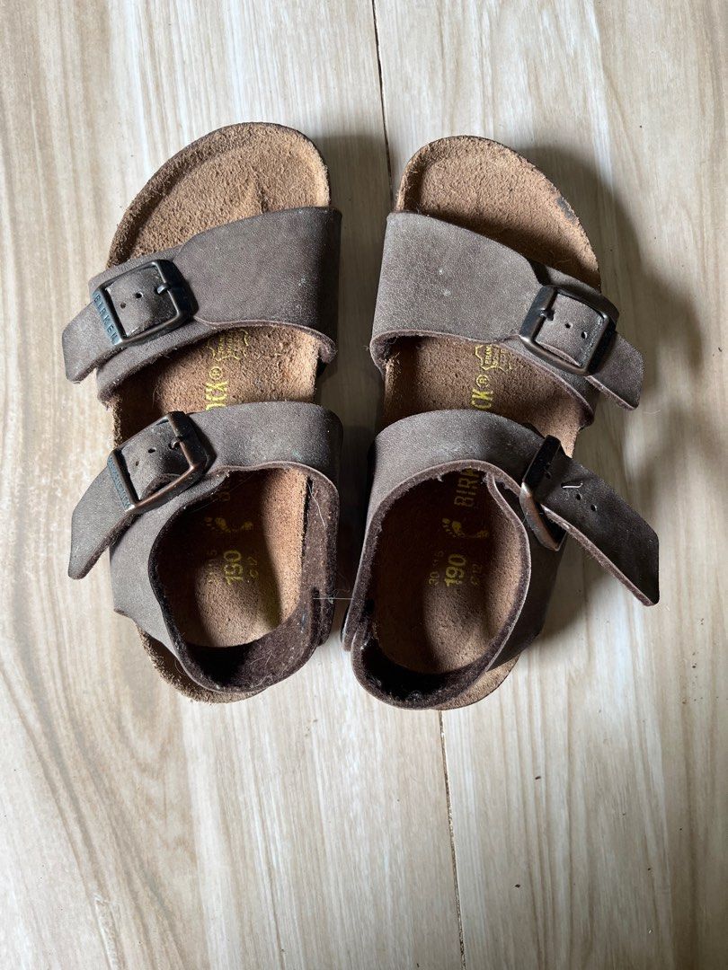 Birkenstocks Kids (Category: Babies & Kids Fashion) located in Nabua. Submitted by twelvet (Listing ID 1379764676, Image 2). Description: size 190 C12.