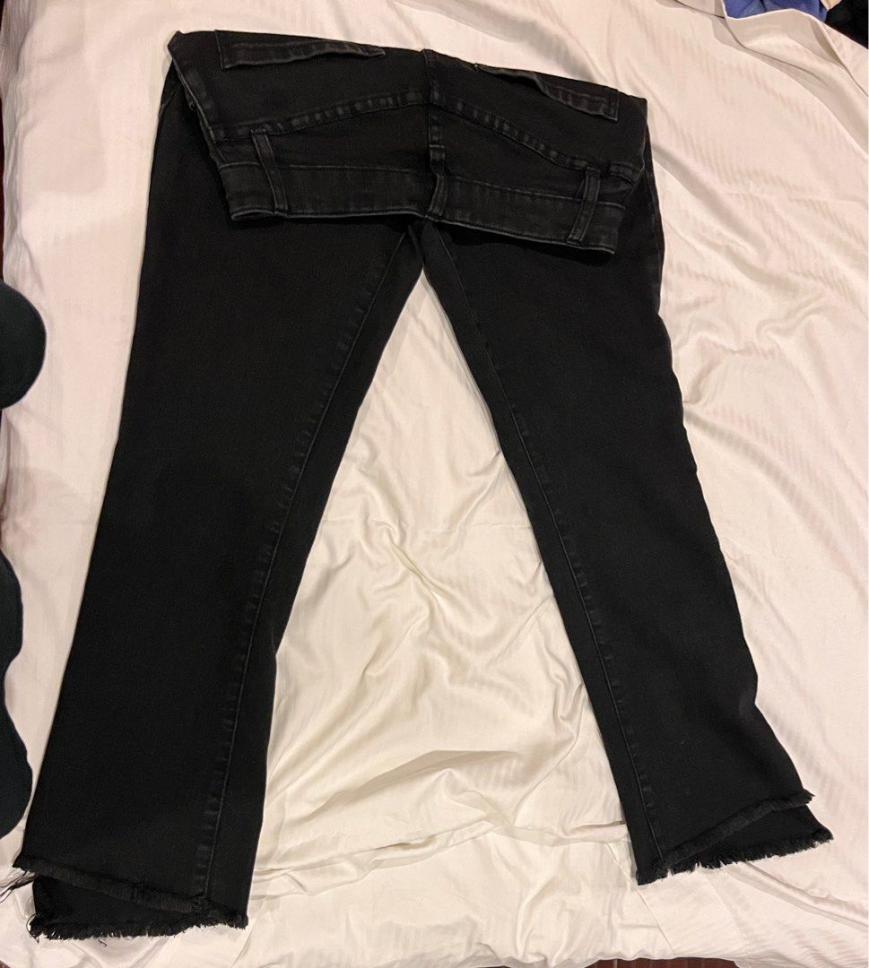 Black who what wear pants (Category: Jeans) located in Manila. Submitted by helpmedeclutter1234 (Listing ID 1379731200, Image 3). Description: .