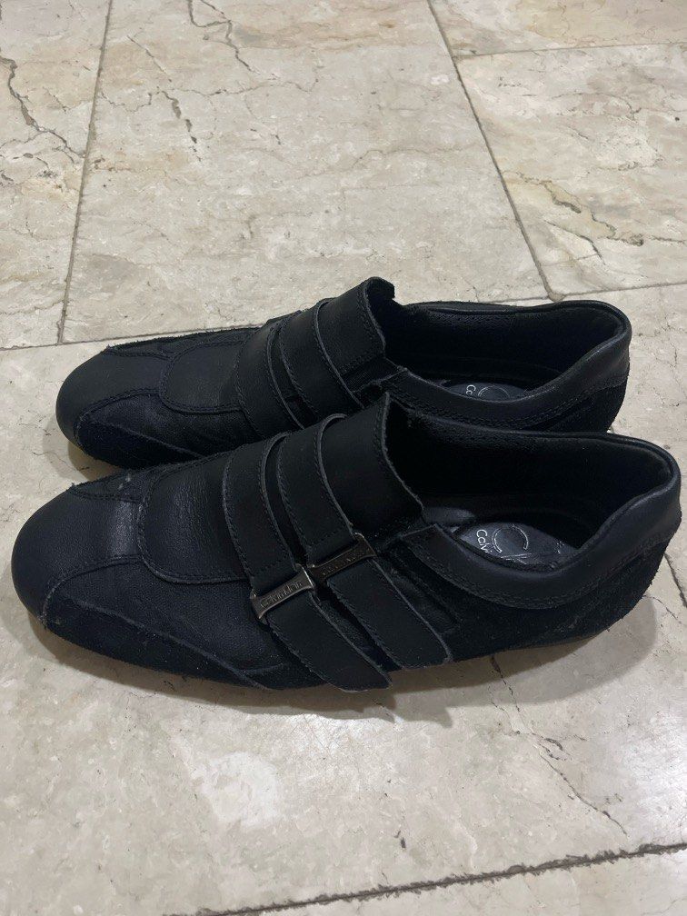 Calvin Klein Shoes (Category: Sneakers) located in Paranaque City. Submitted by dnlem (Listing ID 1379793327, Image 2). Description: Calvin Klein Shoes Black Size: US 8 negotiable Rfs: decluttering.