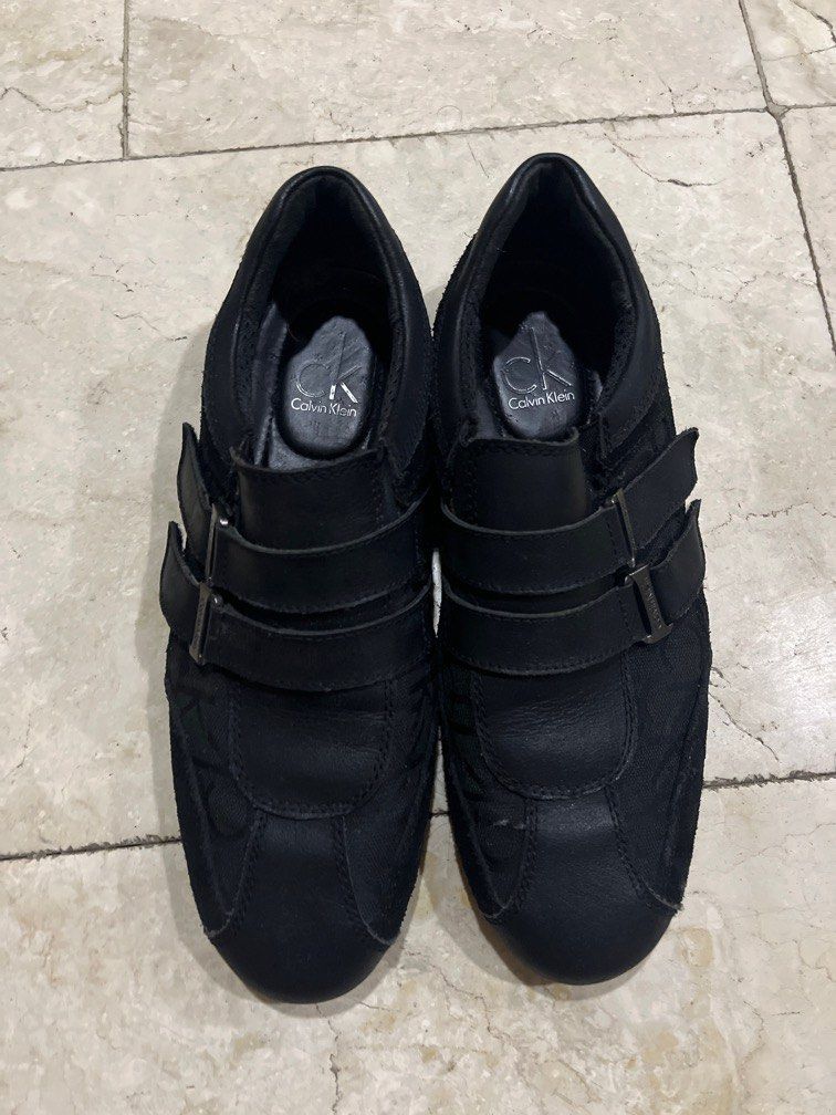 Calvin Klein Shoes (Category: Sneakers) located in Paranaque City. Submitted by dnlem (Listing ID 1379793327, Image 1). Description: Calvin Klein Shoes Black Size: US 8 negotiable Rfs: decluttering.