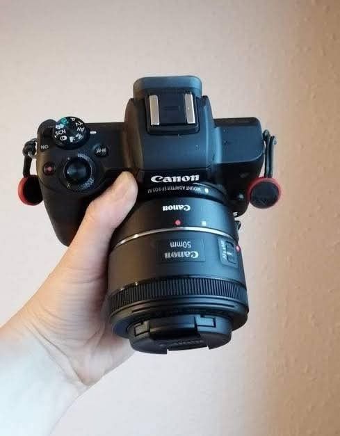 RUSH CANON EOS M50 MARK II [REPRICED] (Category: Cameras) located in Paranaque City. Submitted by red215 (Listing ID 1379890730, Image 1). Description: EOS M50 MARK II - without box (nasa province pero pwede ihabol if ever kasama ng manual and invoice) - bought January 2022 - well loved first camera. used it for campus and UAAP events. - honest issue: may fungus yung kitlens, rubber peel - can provide more photos or videos before meetup (can do m