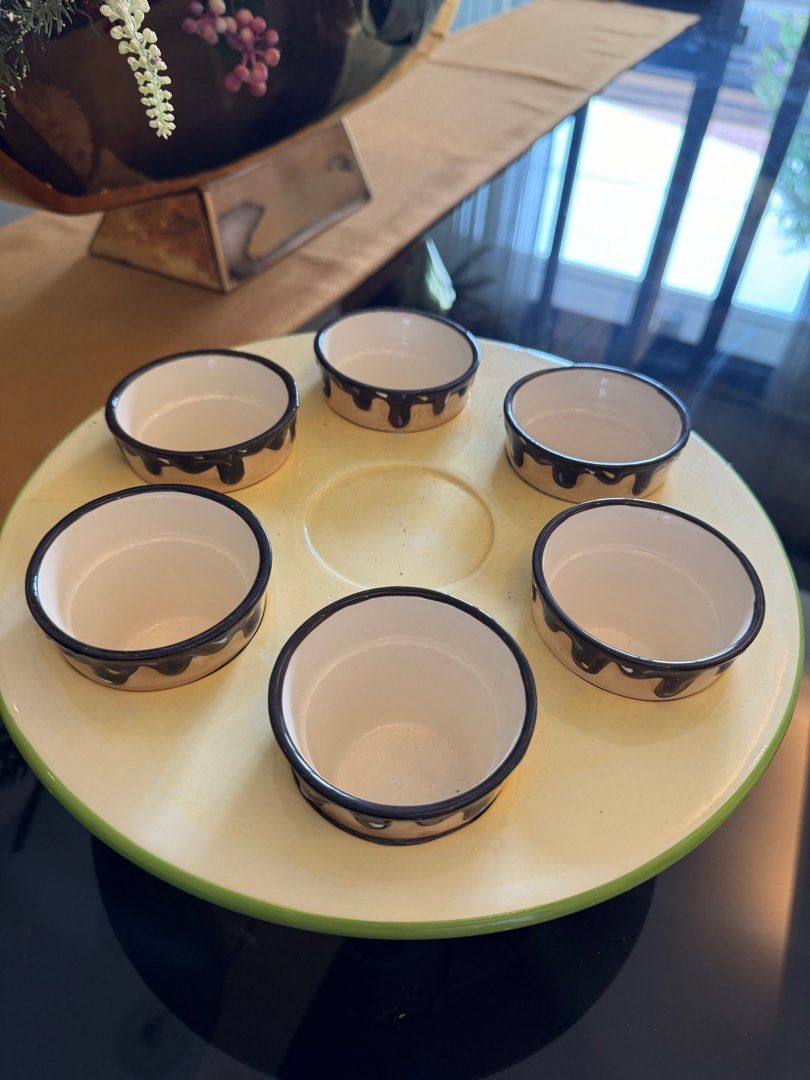Ceramic Ice cream bowls with Carousel Stand Set (Category: Other Kitchenware & Tableware) located in Paranaque City. Submitted by plaidgreen (Listing ID 1379734172, Image 3). Description: .