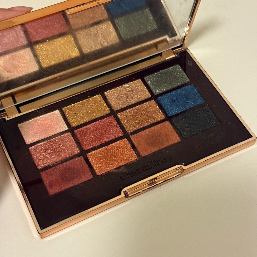 由 bubblesmania (刊登 ID 1379883961，圖片 2) 提交，位於 台北市 (Taipei) 的 Charlotte Tilbury 眼影盤 (類別：化妝品)，說明：。