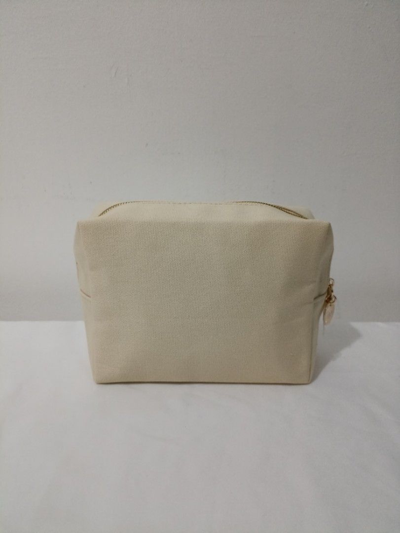 Chloe Parfum Complimentary VIP Pouch (Category: Purses & Pouches) located in Kabacan. Submitted by prelovedbags.ph (Listing ID 1379847974, Image 2). Description: Brand New. Canvas material. Minimal signs of storage only.