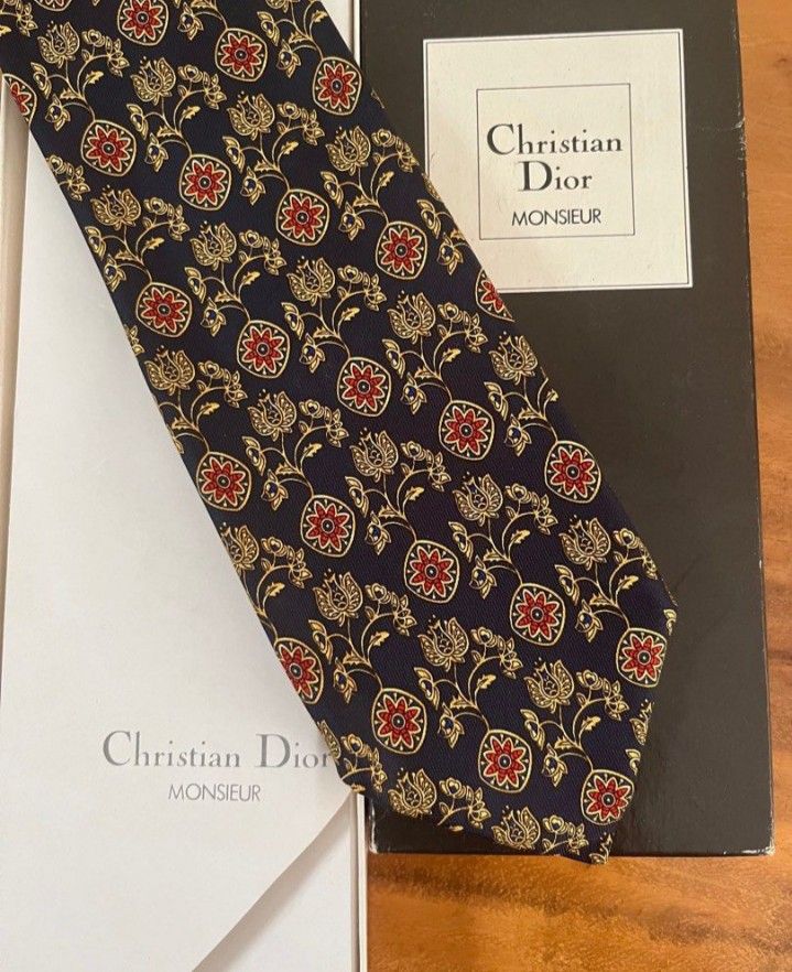 Christian Dior Necktie And Pocket Square Pack (Category: Ties) located in Quezon City. Submitted by senseirokyudan (Listing ID 1379789660, Image 1). Description: Christian Dior Necktie And Pocket Square Pack For sale At 8K Brand New and Authentic Designer, Luxury Items Kindly PM Me For More Details Thank You And God Bless 🙏.