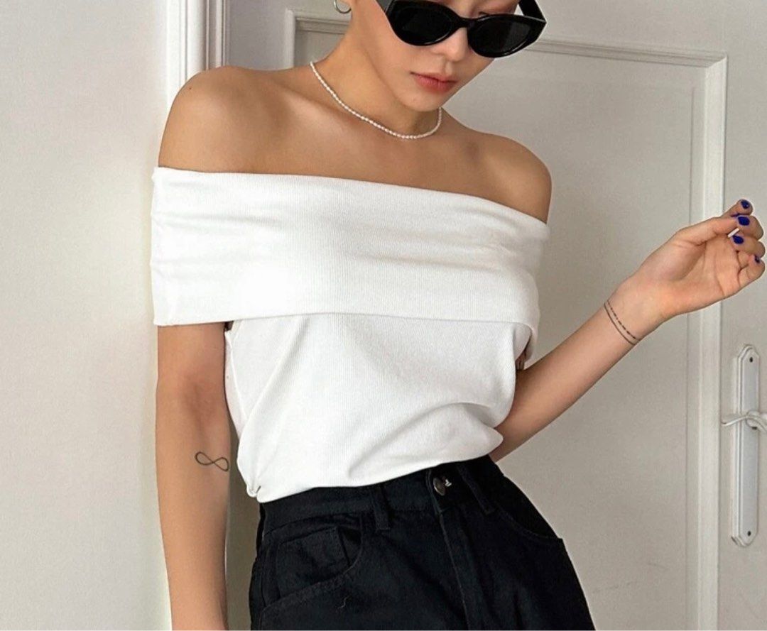 DAZY Off Shoulder Foldover Ribbed Knit Tee (Category: Others Tops) located in Quezon City. Submitted by bubbledeclutters (Listing ID 1379809049, Image 1). Description: • never used • mop: bpi/gcash • mod: grab/lalamove, j&t.