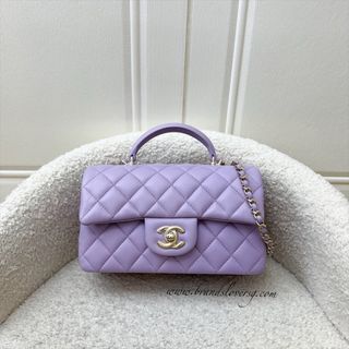 (Category: ) located in . Submitted by brands_lover (Listing ID 1379733750, Image 1). Description: .