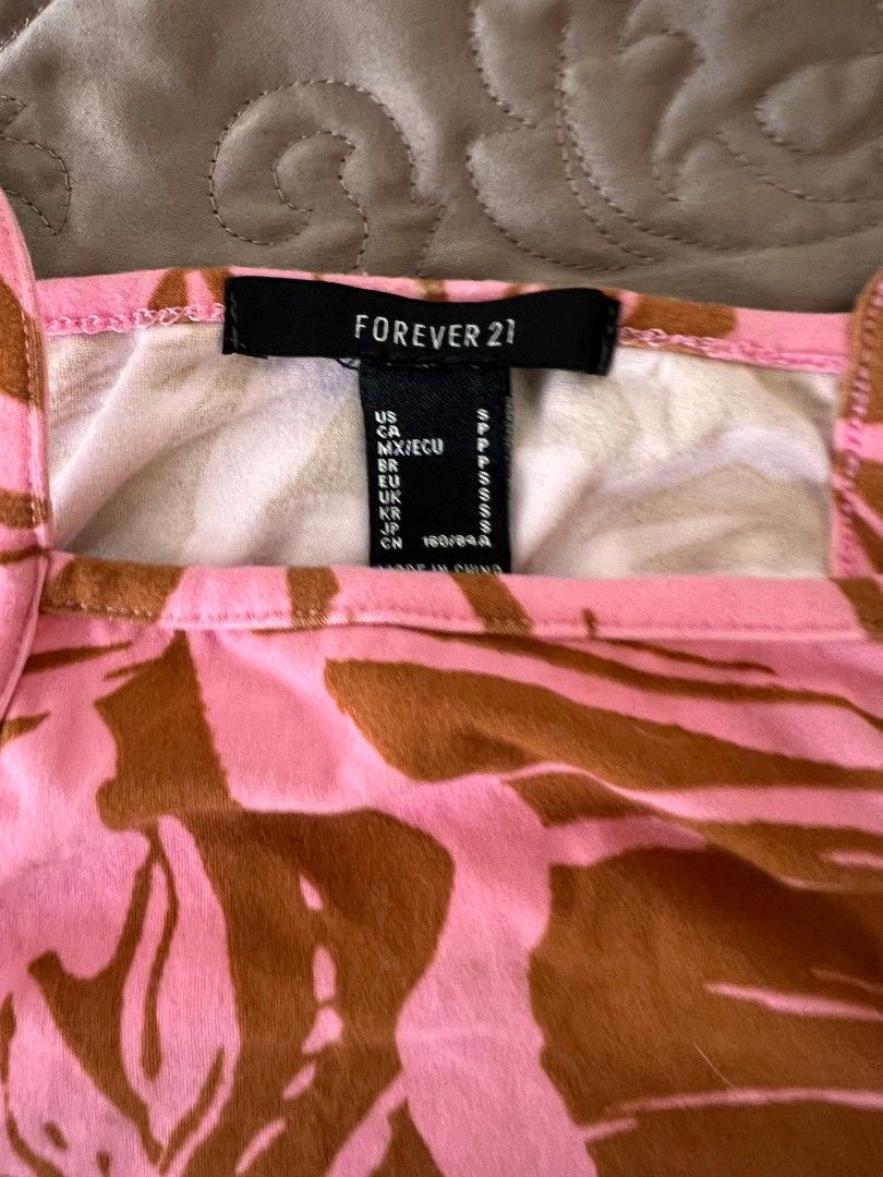Forever 21 set (Category: Sets or Coordinates) located in Bacoor. Submitted by preloveddress (Listing ID 1379846518, Image 3). Description: never used.