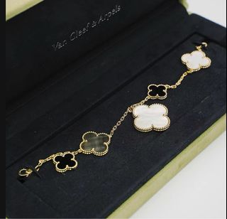 (Category: ) located in . Submitted by luxetreasuretrove (Listing ID 1370155038, Image 1). Description: .