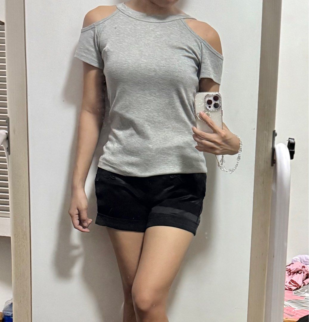 Gray off shoulder Top (Category: Blouses) located in Manila. Submitted by iconically_ (Listing ID 1379828656, Image 3). Description: No flaws..
