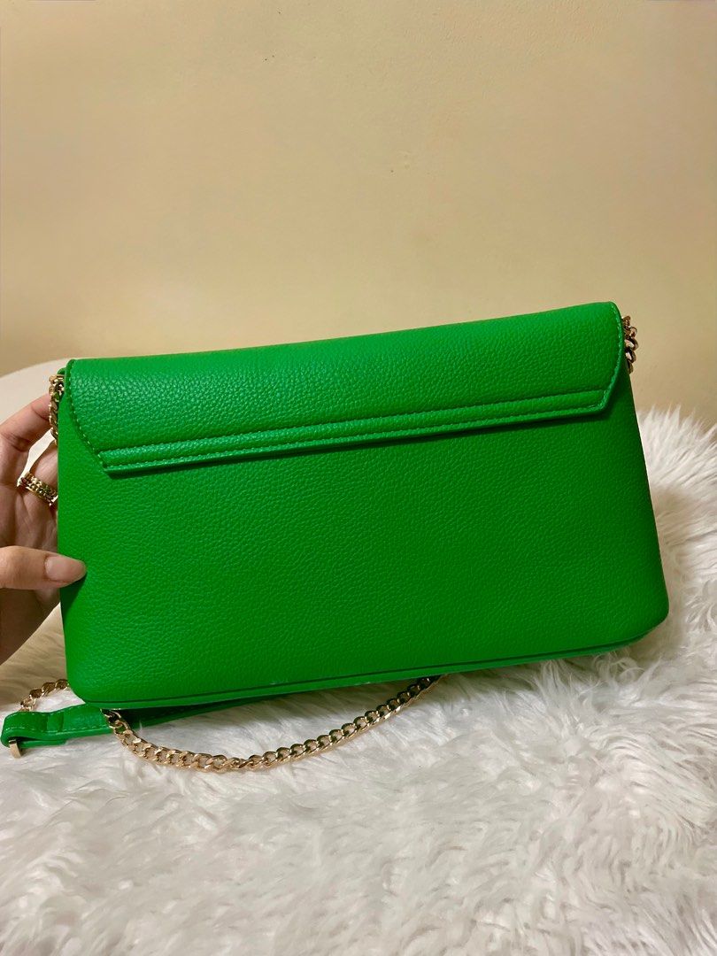 Green Body Bag Dune Bag (Category: Luxury Bags & Wallets) located in Las Pinas. Submitted by soignejewelryph (Listing ID 1379862188, Image 3). Description: Brand new green body bag with tag.