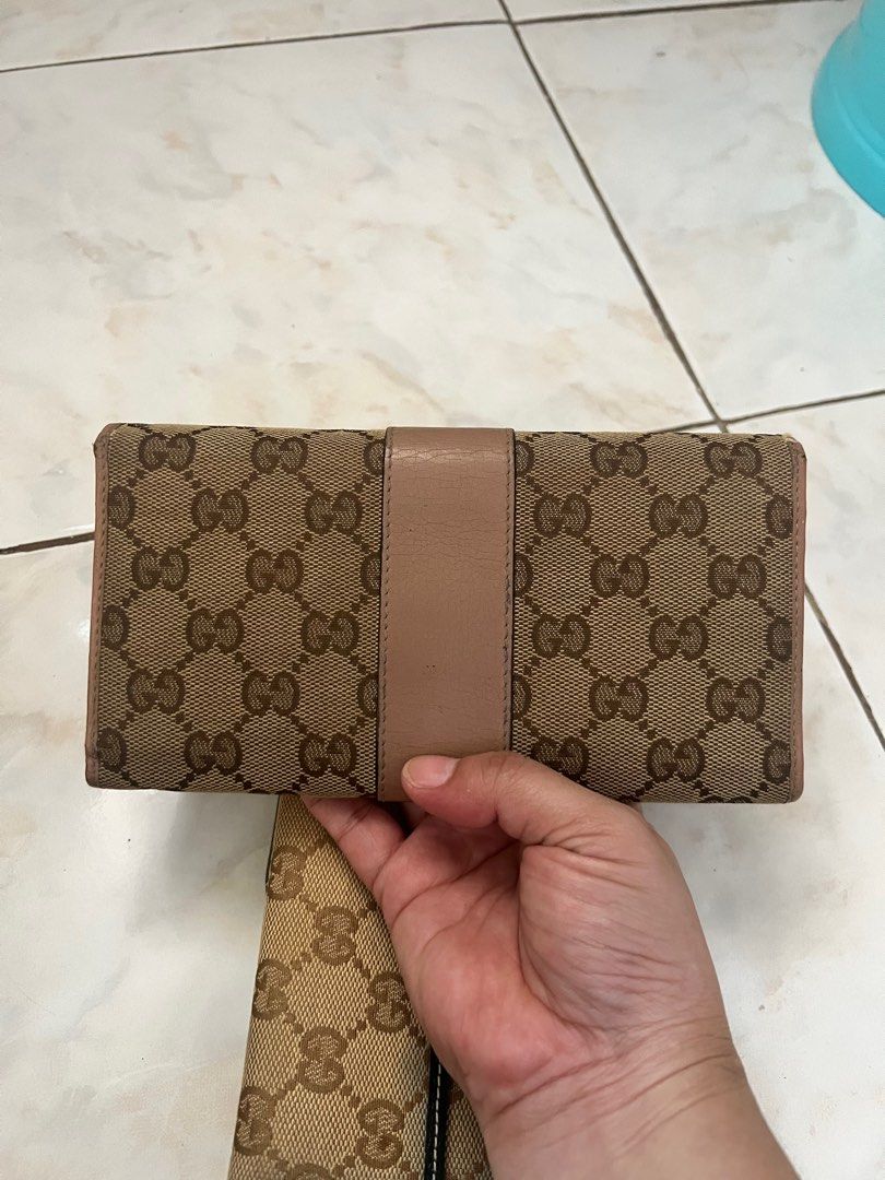 Gucci project wallets (Category: Luxury Bags & Wallets) located in Valenzuela. Submitted by dianzskiyo (Listing ID 1379777203, Image 2). Description: 📍SELF - AUTHENTICATION📍 Preloved Gucci wallets - these are project wallets 📍 what you see is what you get 📍 Managed ur expectation - this is preloved 📍 Slightly negotiable 📍 All details were already posted (pls check photos para iwas sa redundant na tanong 😉) 📍 Color may vary due to lighting