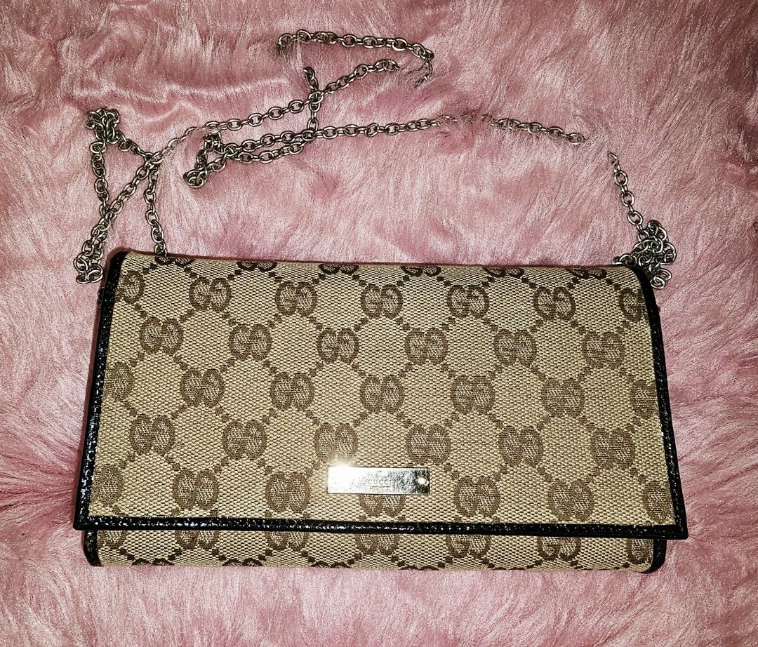 Authentic GUCCI (WOC) (Category: Luxury Bags & Wallets) located in Caloocan City. Submitted by dgritzy (Listing ID 1379759331, Image 1). Description: All must go money back if proven fake bakbak ang loob pero hindi malagkit replacement sling presentable sa labas if marunong mag diy pwede mo tong ayusin gucci is gucci fix price.