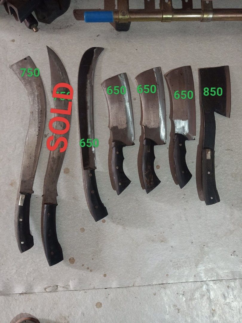 gulok itak bolo knife blade kutsilyo (Category: Knives & Chopping Boards) located in Batangas. Submitted by dunkin19 (Listing ID 1356627192, Image 1). Description: Gulok itak pang kawayan pang tabas pang kumpay pang buko bahala na kayo🤣✌️ deliver JRS or flash j&t or meet up batangas city pm lang sa detail may stock pa.
