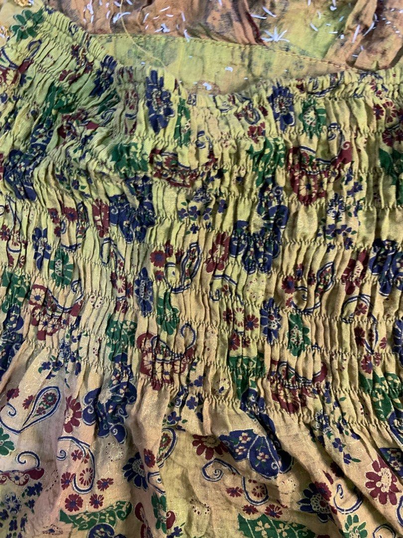 Halter tops (Category: Sleeveless) located in Taguig. Submitted by impooo (Listing ID 1379824173, Image 3). Description: Very pretty in person Med to large.