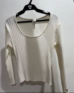 (Category: ) located in . Submitted by apolstore (Listing ID 1379858084, Image 1). Description: .