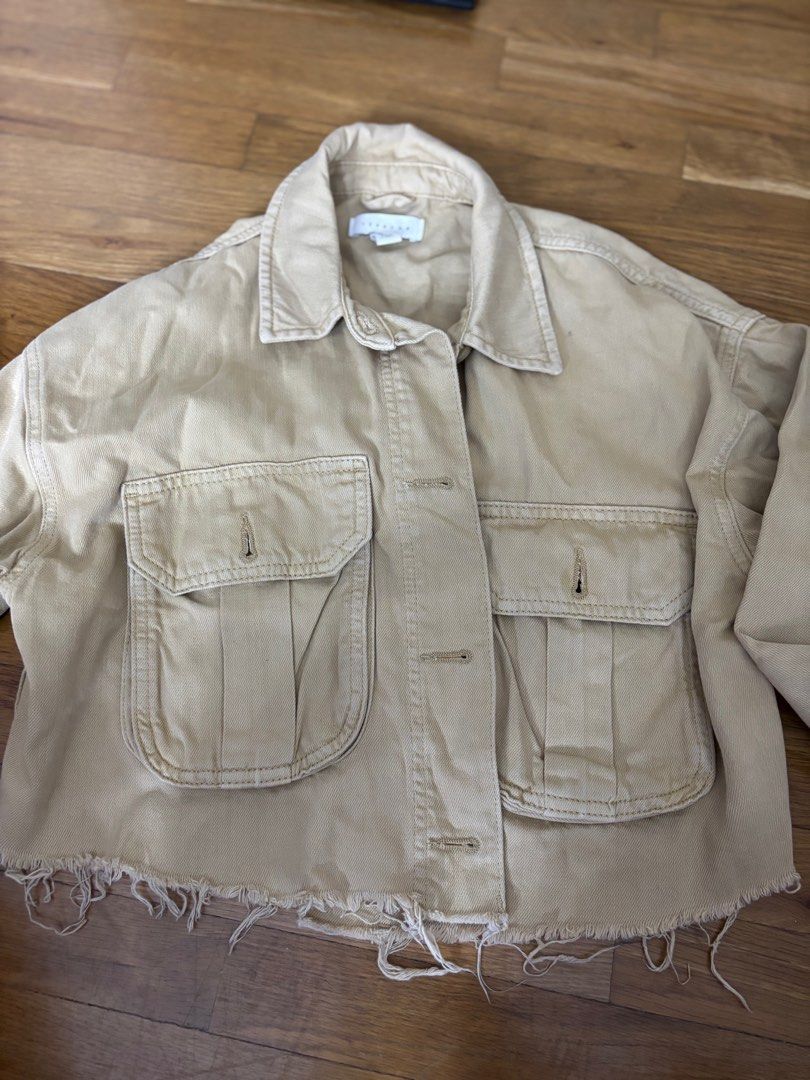 Jacket (Category: Coats, Jackets and Outerwear) located in Singapore. Submitted by hi_friend11 (Listing ID 1379774272, Image 3). Description: Moving sell . Check my list for more items .
