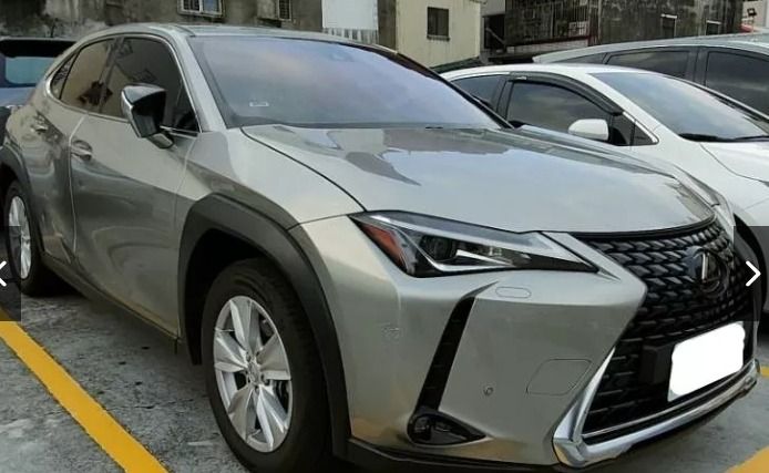 由 vivian19932004 (刊登 ID 1379804848，圖片 3) 提交，位於 新北市 (New Taipei) 的 Lexus UX200 2020款 淺棕 (類別：汽車出售)，說明：💥認證中古車 歡迎你來帶回家💥 💥車輛應有盡有 趕緊來搶便宜💥 ⚠️車商賣車 同行勿擾⚠️ 廠牌型號: Lexus UX200 2020款 淺棕 行駛里程: 5萬 引擎燃料: 汽油 出廠年份: 2020年 排氣量: 2.0L 變速系統: 手自排 傳動系統: 2WD 車門: 5門 乘客數: 5人 💎提供車況原始表 💎提供車換車需求 💎車況與認證表不符，退車並全額退費 🔥車輛均有第三方認證🔥 ⭕專業鑑定⭕合格認證 ⭕檢定報告⭕一覽無遺 五大保證❗️ ✅里程保證車 ✅無泡水車 ✅無重大事故 ✅無引擎號碼變造車 ✅非計程車 五大保固❗️ 💯引擎、💯變速箱、💯方向機、 💯啟動馬達、💯發電機 🚗歡迎預約賞車🚗 💰️可現金💰️可貸款️💰️配合多間銀行 並且提供車換車服