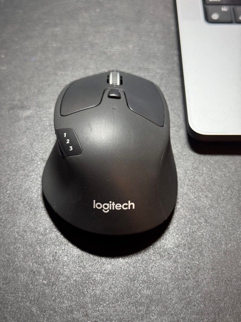 由 chaoone (刊登 ID 1379881386，圖片 2) 提交，位於 台中市 (Taichung) 的 羅技Logitech M720 (類別：電腦滑鼠及相關產品)，說明：使用一個月，用不習慣 可橫跨三個電腦使用。。